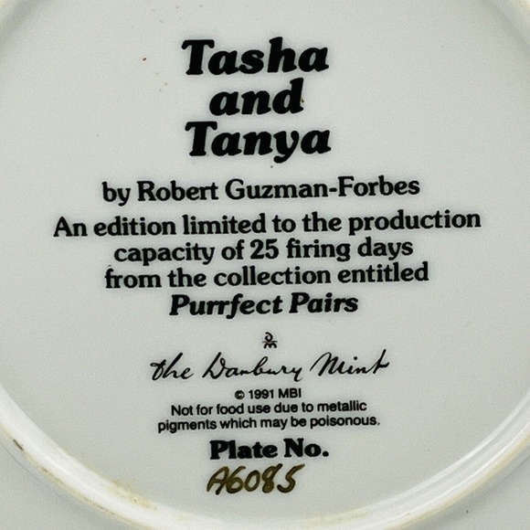 Purrfect Pairs Tasha & Tanya Cats Danbury Mint Decorator Plate Guzman-Forbes - Picture 3 of 4